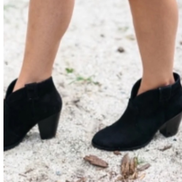 Vince Camuto Hillsy Black Leather Heel western pull on ankle bootie women’s 8.5 - Picture 9 of 9